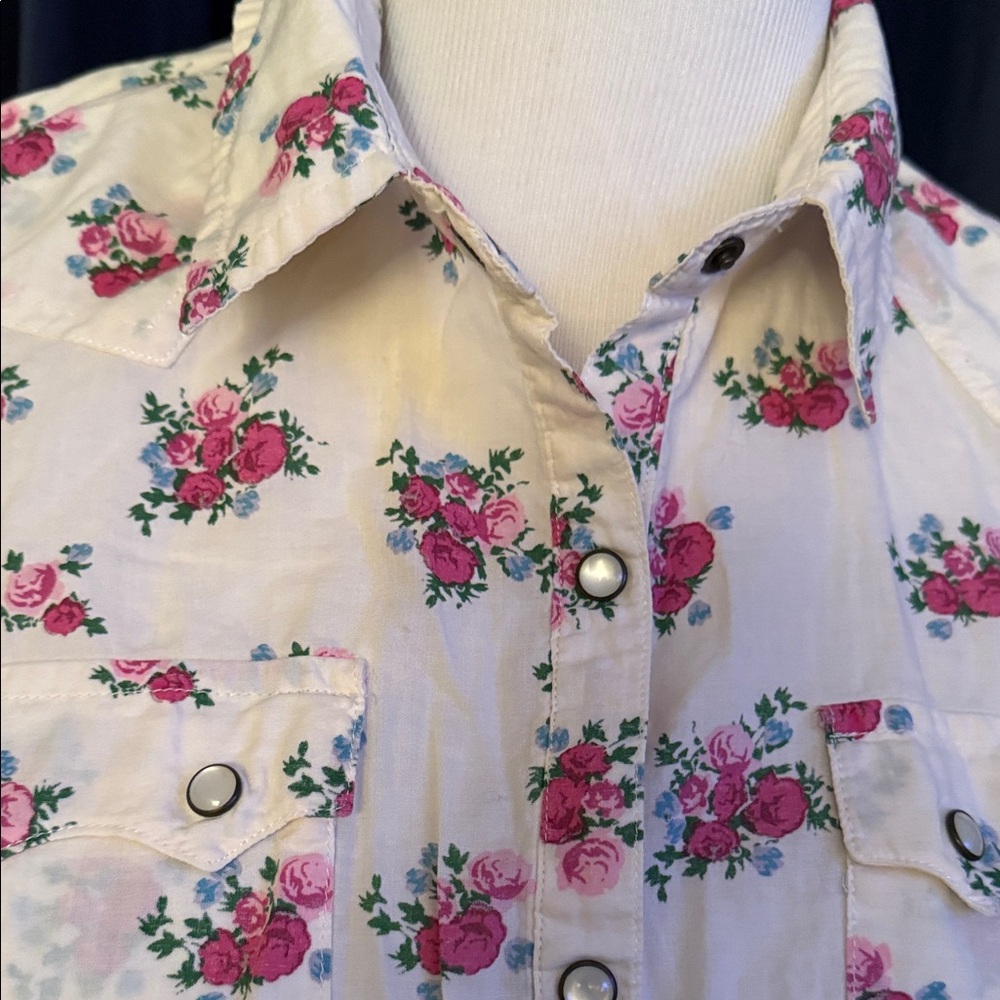 Mossimo Supply Co. Cream Floral Button-Down Shirt - Picture 2 of 6
